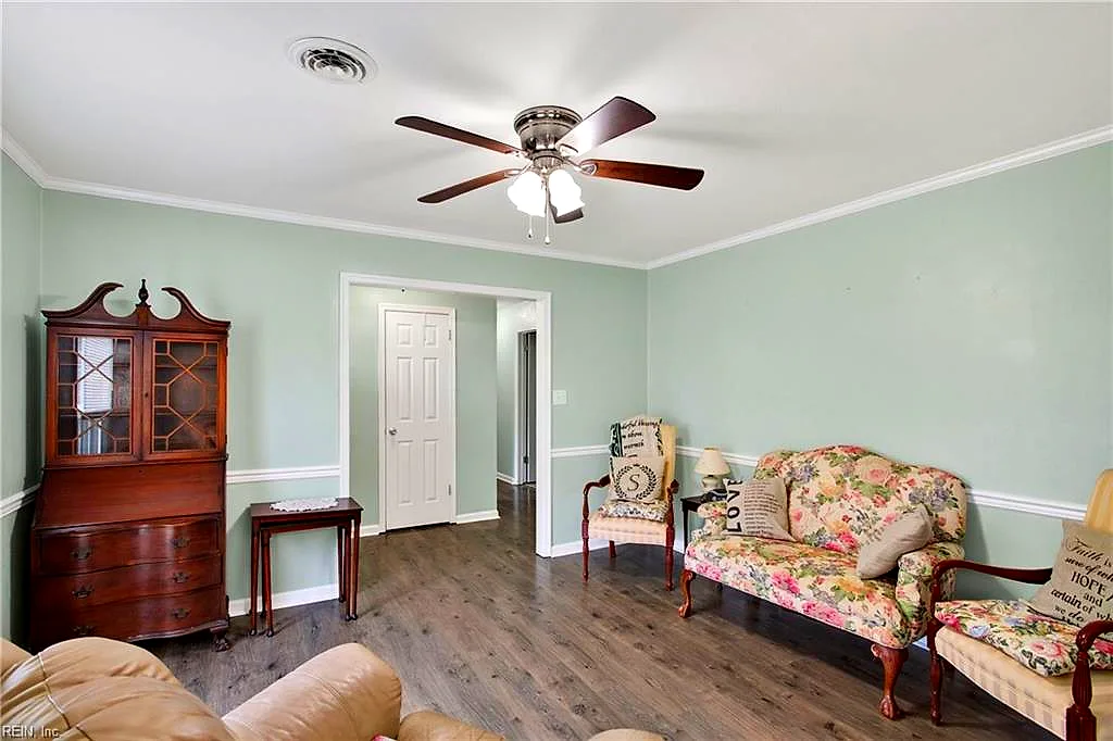 15 Patriot Cres, Hampton — photo