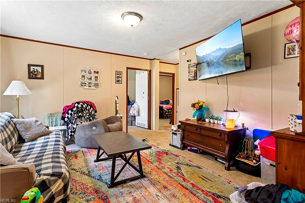 6331 Hickory Fork Rd, Gloucester — photo