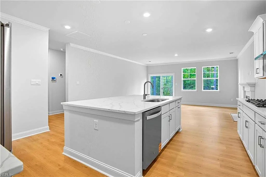 984 Intracoastal Way, Chesapeake — photo