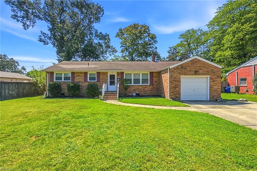 52 Middlesex RD, NEWPORT NEWS VA 23606