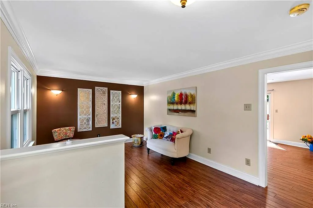102 Castle Ln, Williamsburg — photo