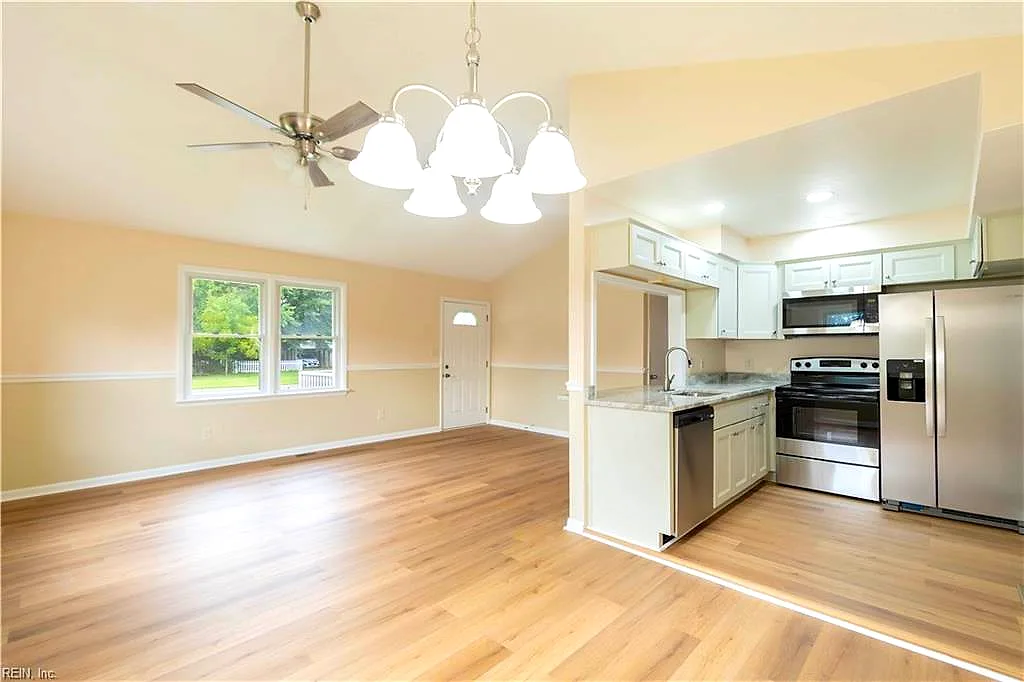 1302 Portlock Rd, Chesapeake — photo
