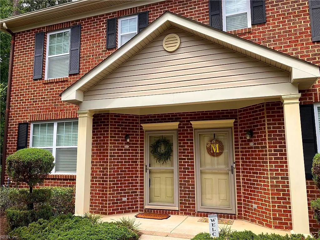 322 Holyoke LN, CHESAPEAKE VA 23320