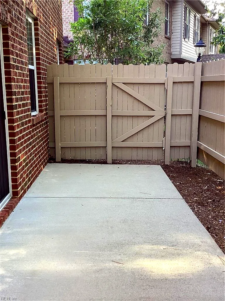 322 Holyoke Ln, Chesapeake — photo