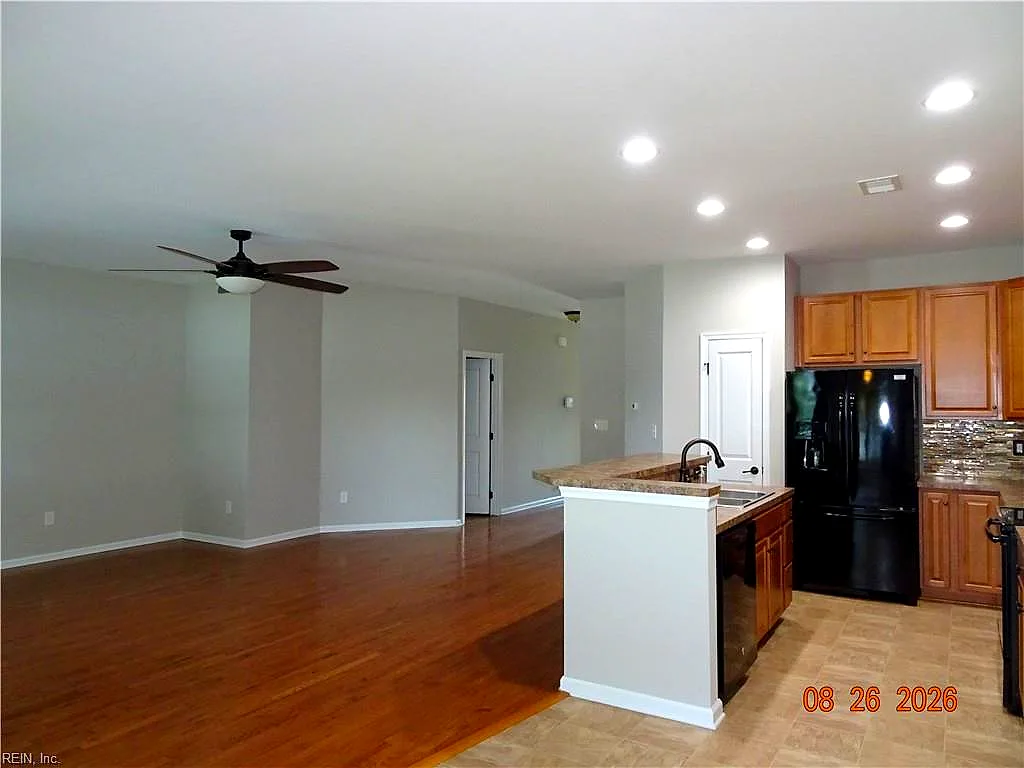 296 Concord Dr, Hampton — photo