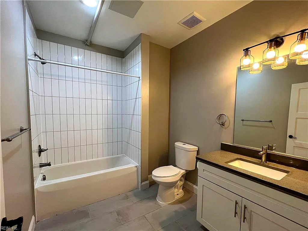 208 23rd St #212, Newport News — photo