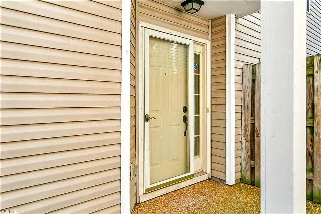 38 Angelia Way, Hampton — photo