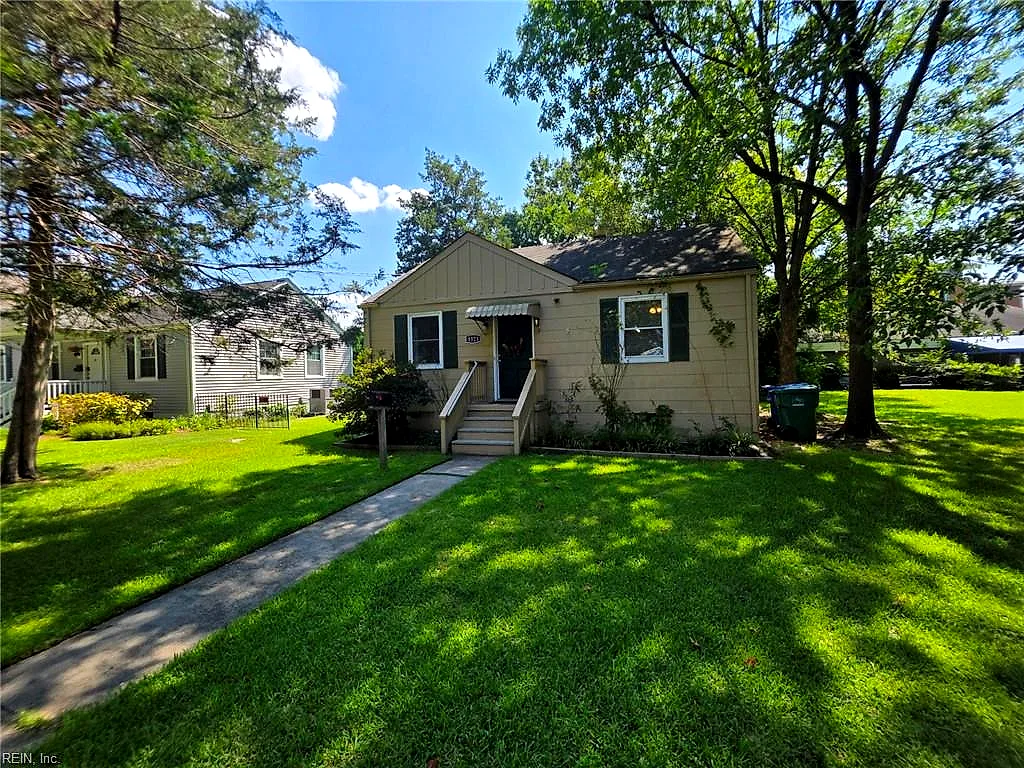1523 Melrose Pw, Norfolk — photo
