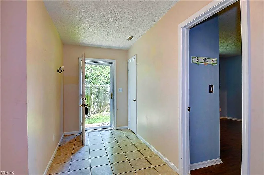 5452 Glenville Cir, Virginia Beach — photo
