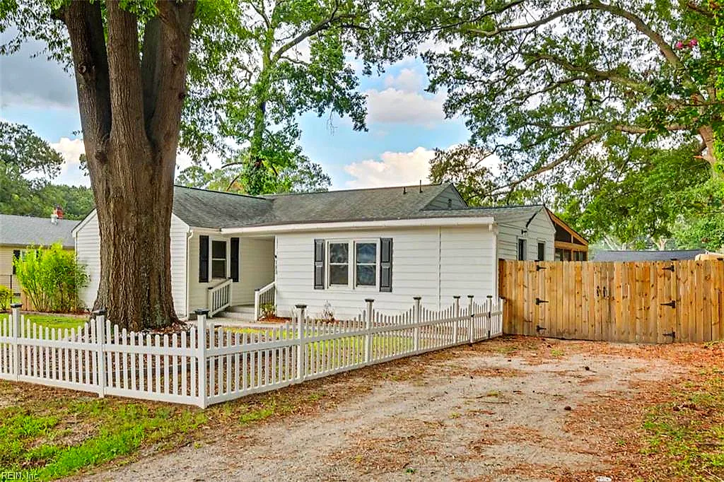 712 Paul ST, NEWPORT NEWS VA 23605