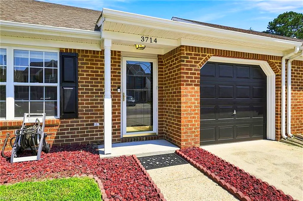 3714 Whitechapel Arch, Chesapeake — photo