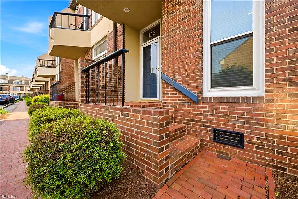 155 Crawford Pw #28, Portsmouth — photo