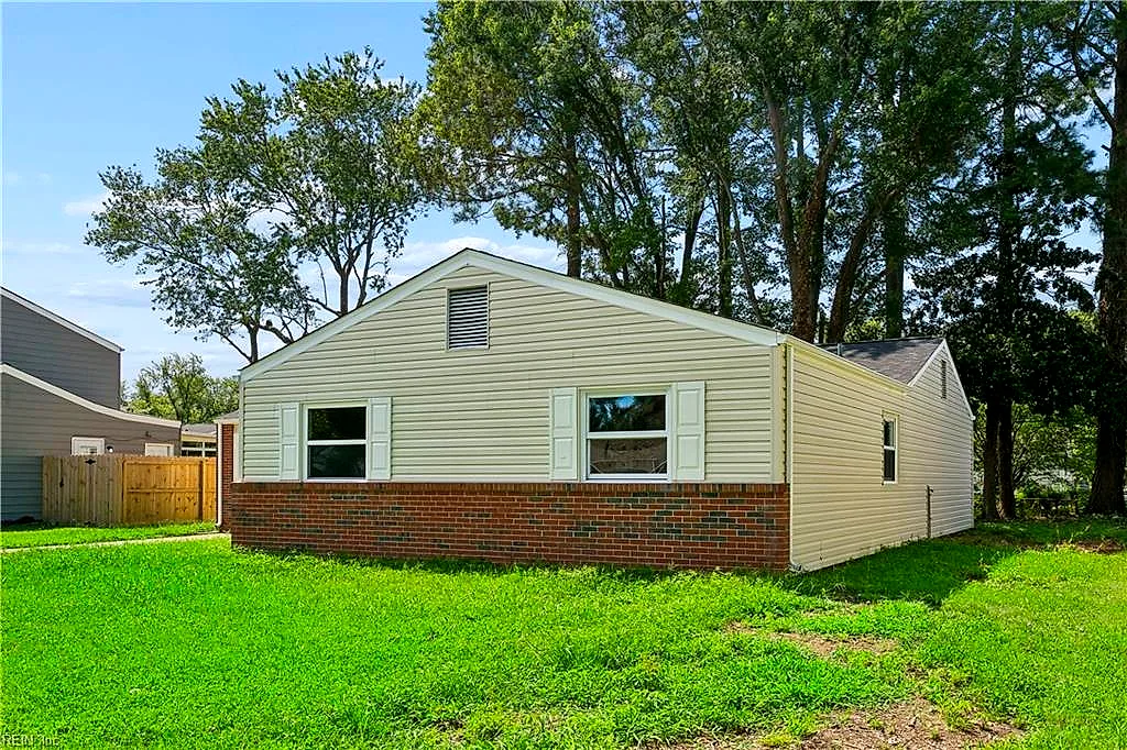 204 Greenwell Dr, Hampton — photo