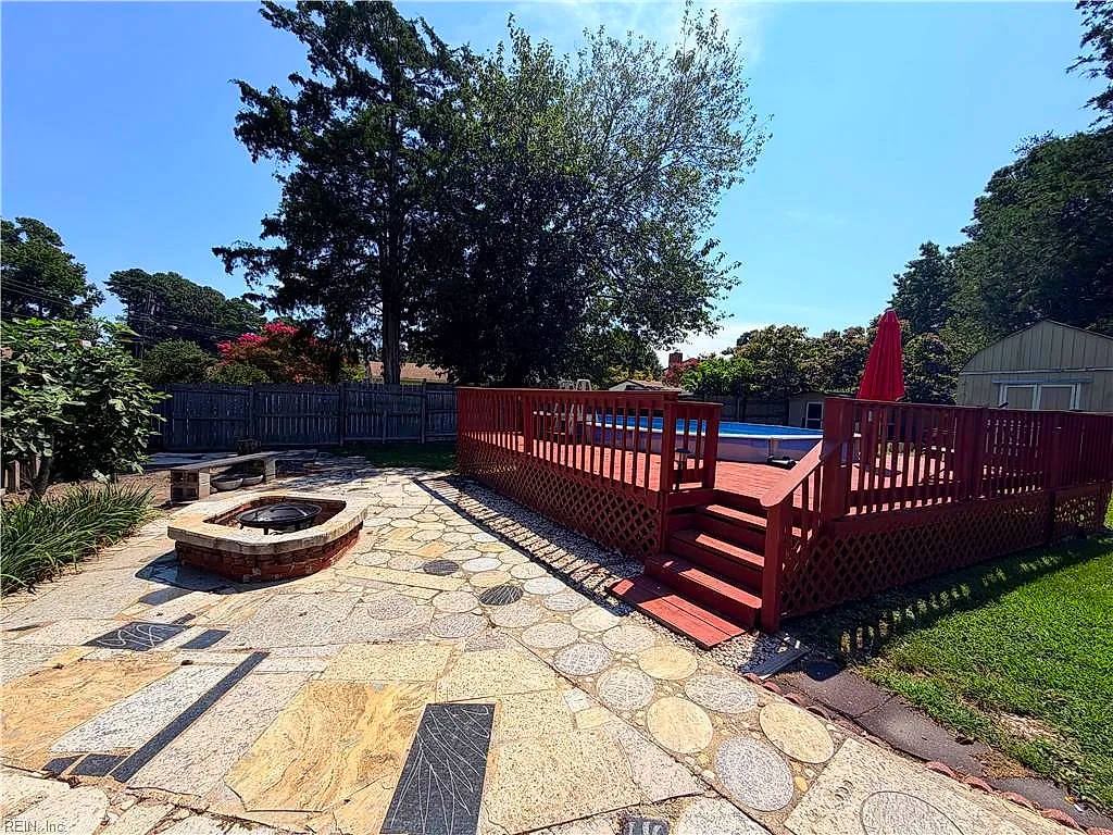 556 Caren Dr, Virginia Beach — photo