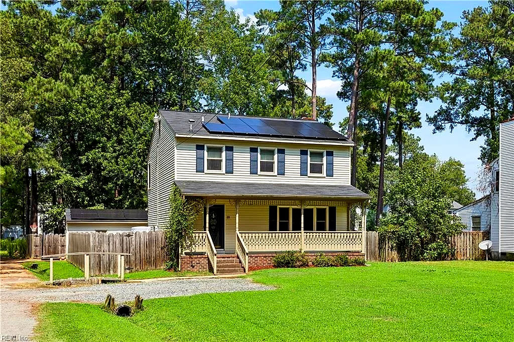 28 Holly ST, POQUOSON VA 23662