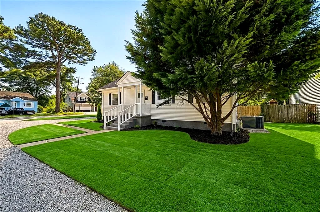 65 Cavalier Rd, Hampton — photo