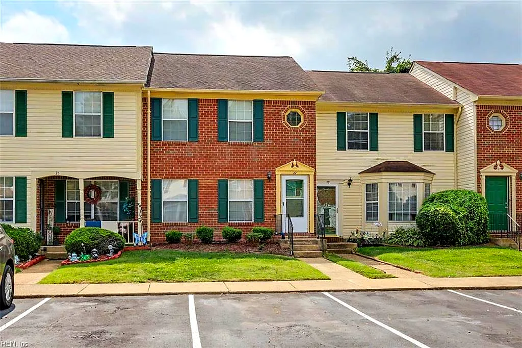 37 S Gawain WAY, HAMPTON VA 23669
