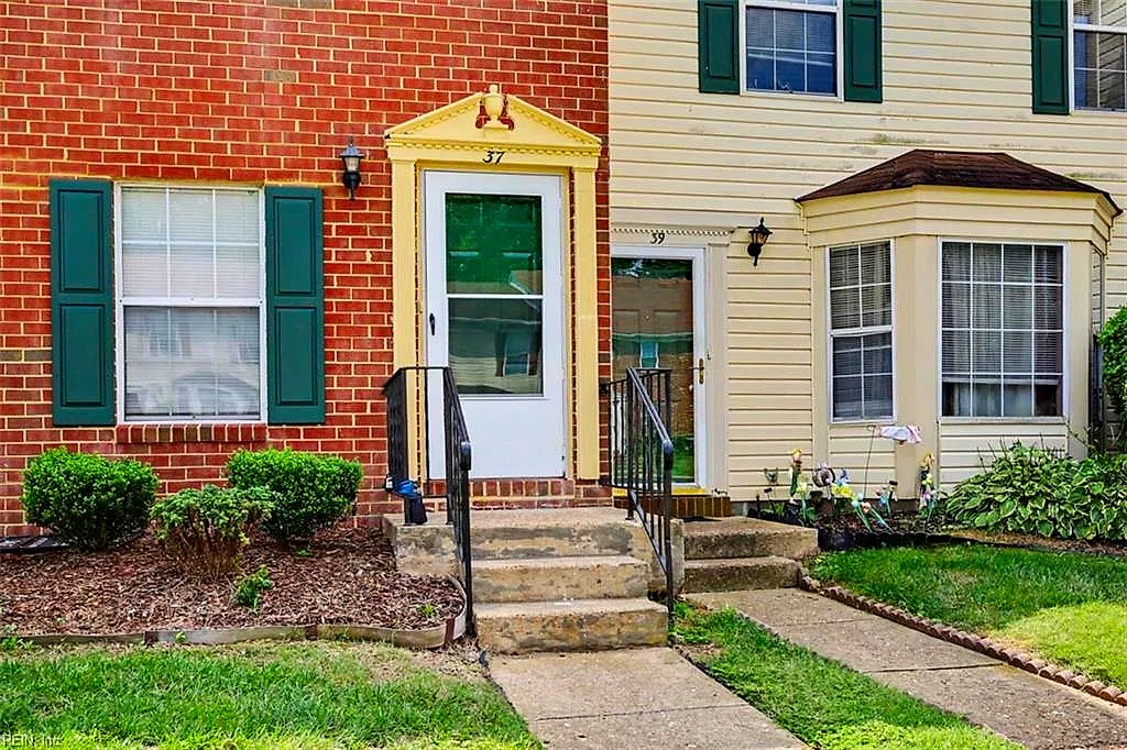 37 S Gawain Way, Hampton — photo