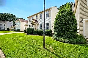 320 Oak Lake Ter, Chesapeake — photo
