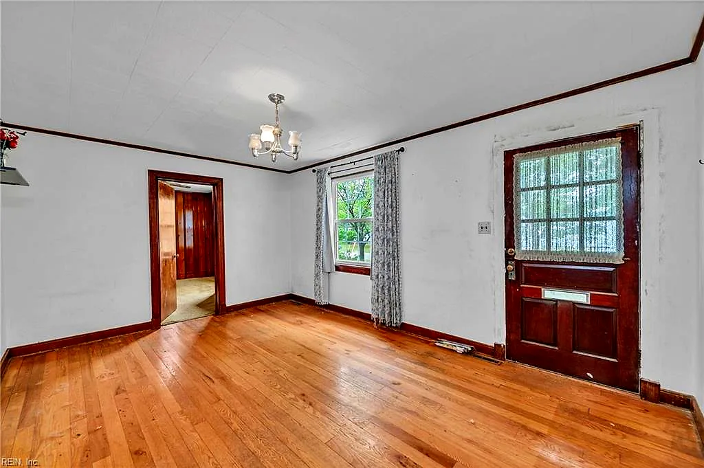 607 Fairview Ln, Portsmouth — photo