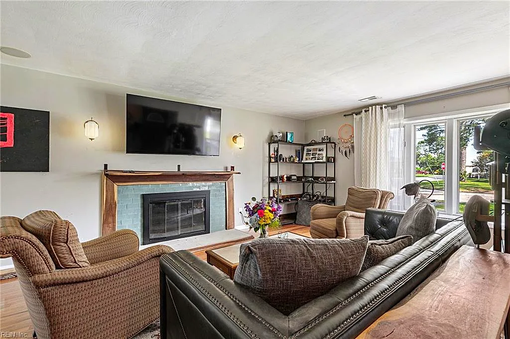 423 W Gilbert St, Hampton — photo