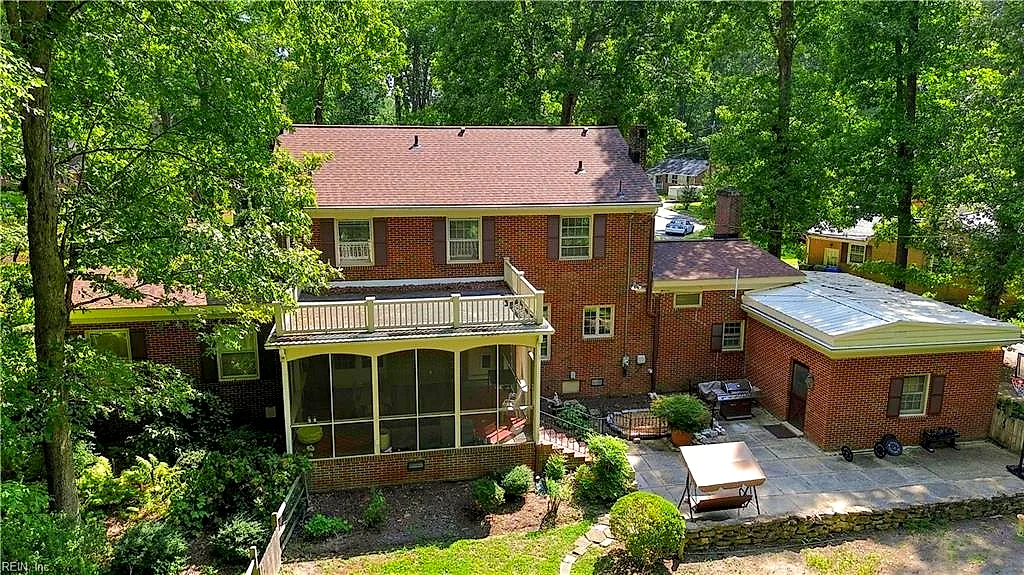 414 Forest Hill Cres, Suffolk — photo