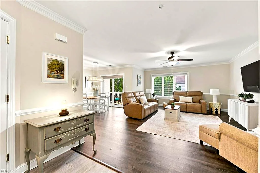 5 Harbor Watch Dr #405, Chesapeake — photo