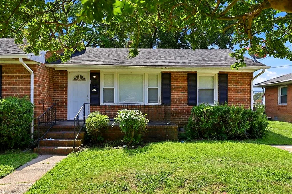 27 Carver CIR, PORTSMOUTH VA 23701