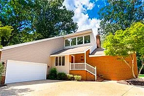 16 Wainwright DR, POQUOSON VA 23662