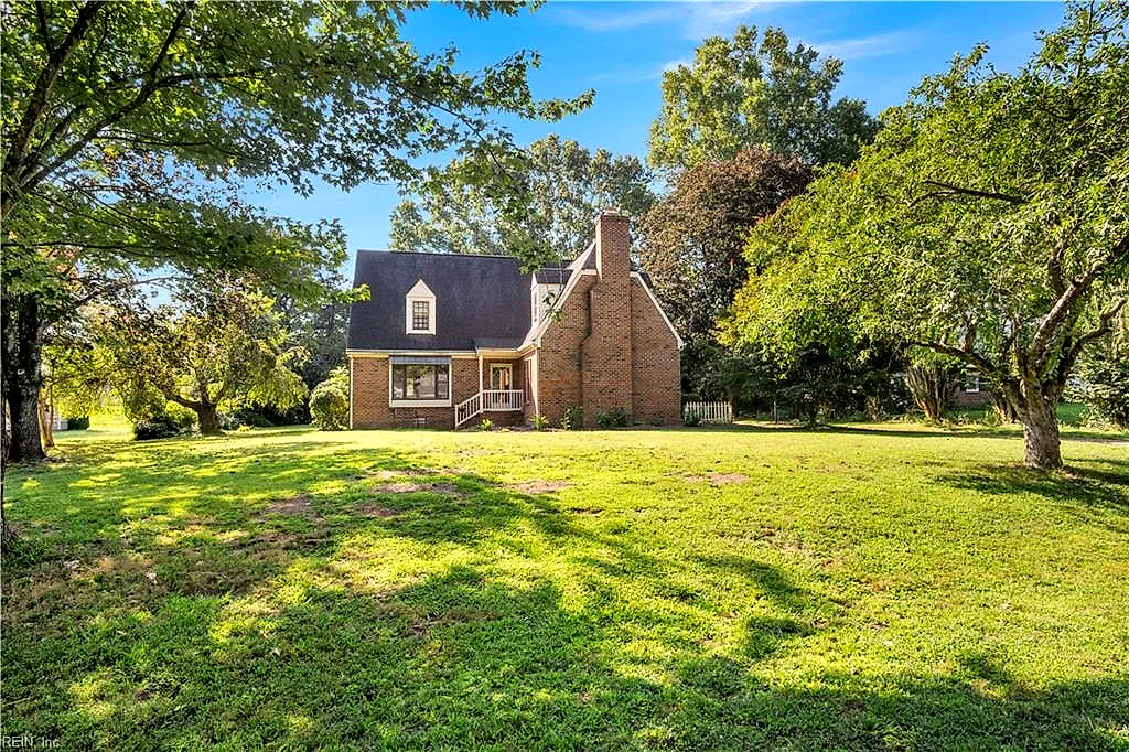 140 Country Club Dr, Williamsburg — photo