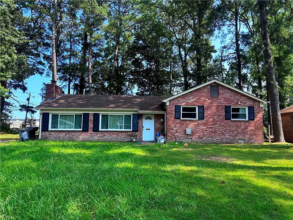 33 Azalea DR, HAMPTON VA 23669