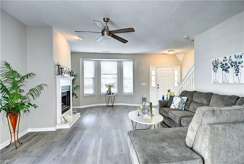 5812 Echingham Dr, Virginia Beach — photo