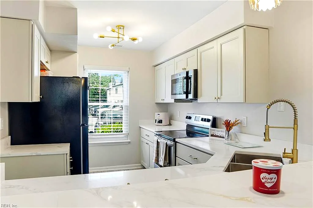 4006 Salem Ter, Virginia Beach — photo