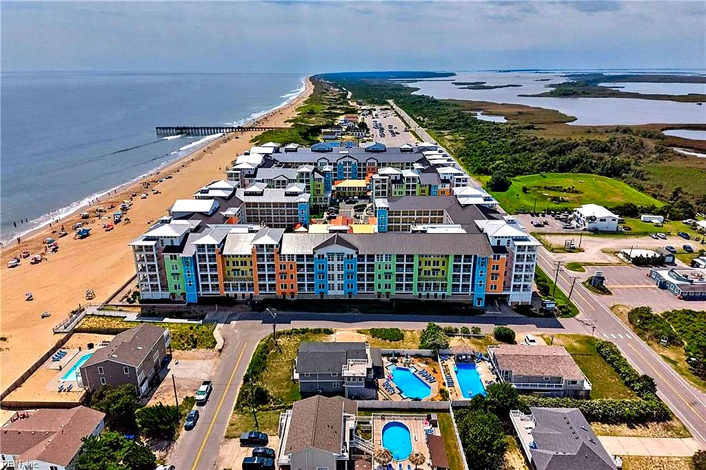 3738 Sandpiper RD #138B, VIRGINIA BEACH VA 23456
