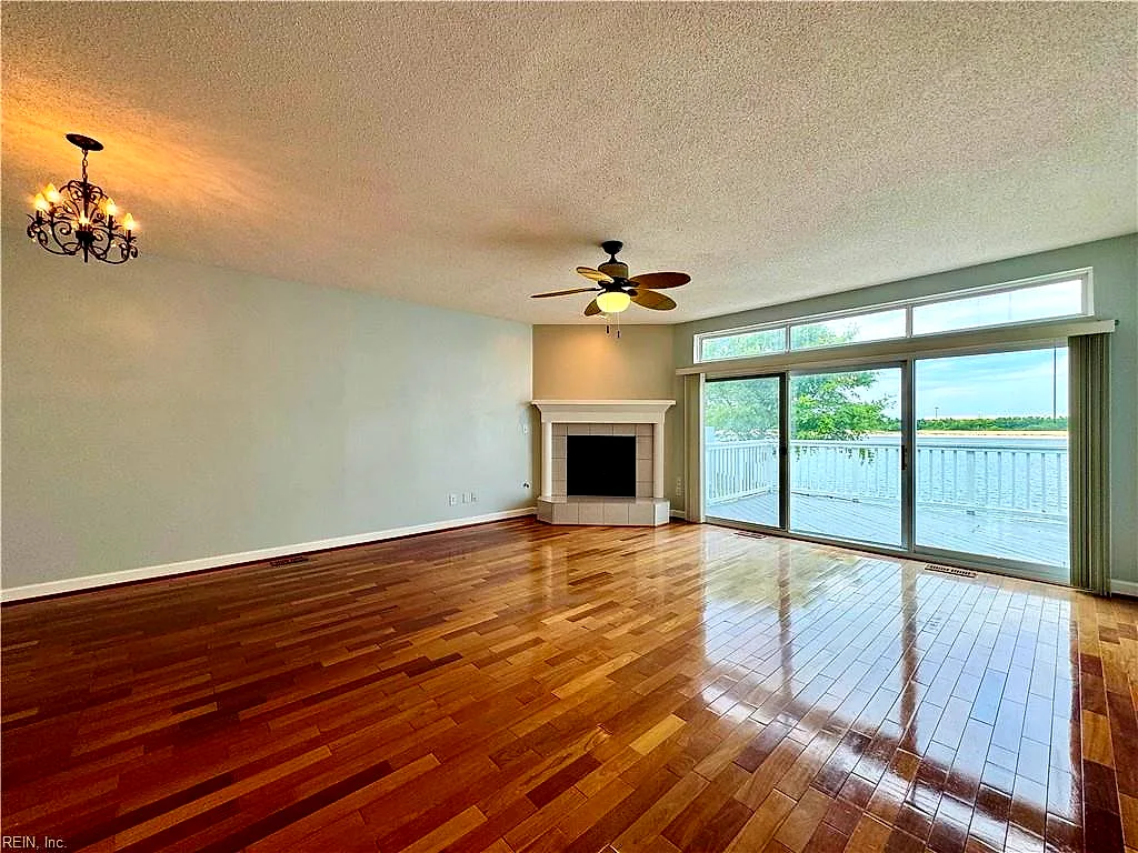 9548 Bay Front Dr, Norfolk — photo