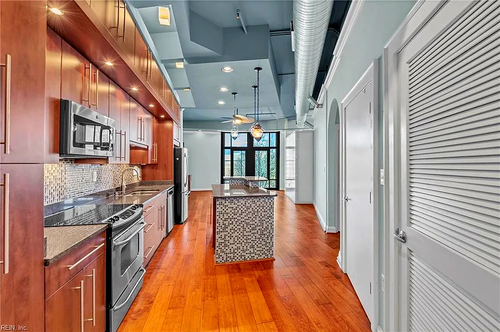415 Saint Pauls Blvd #407, Norfolk — photo