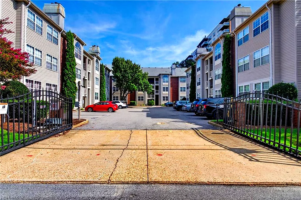 418 Delaware Ave #205, Norfolk — photo