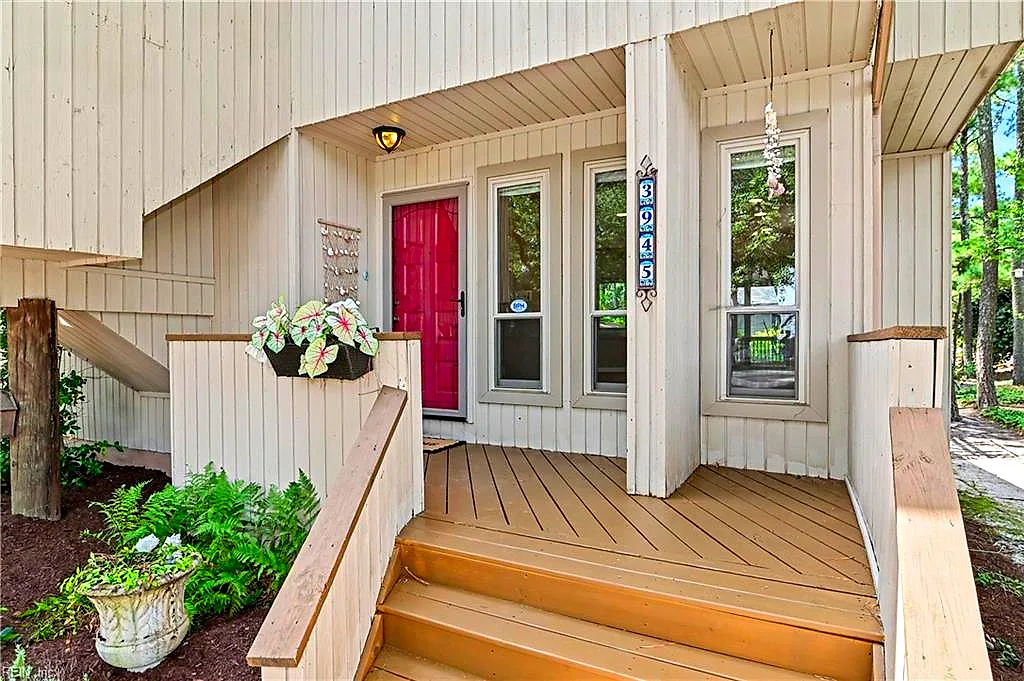 3945 W Stratford Rd, Virginia Beach — photo