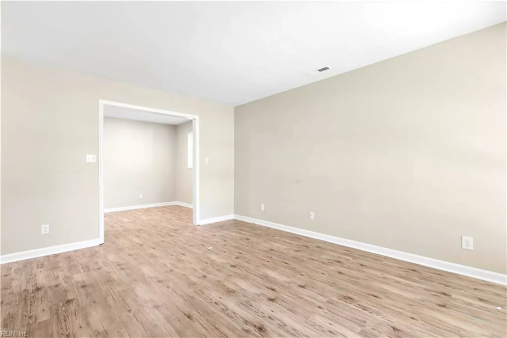 211 Woodview Ave #A, Norfolk — photo