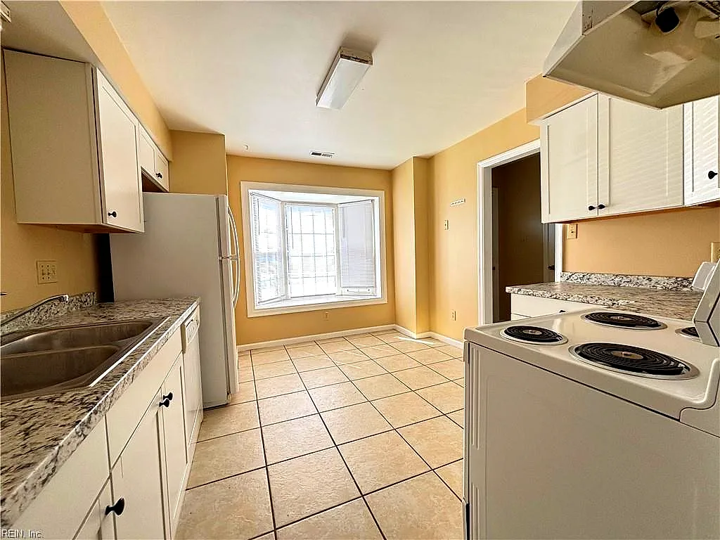 4237 Morgate Ln, Portsmouth — photo