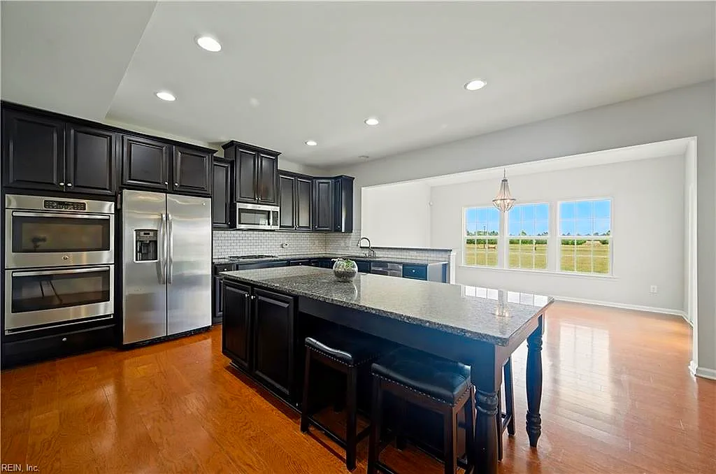 118 Oak Hill Ln, Smithfield — photo