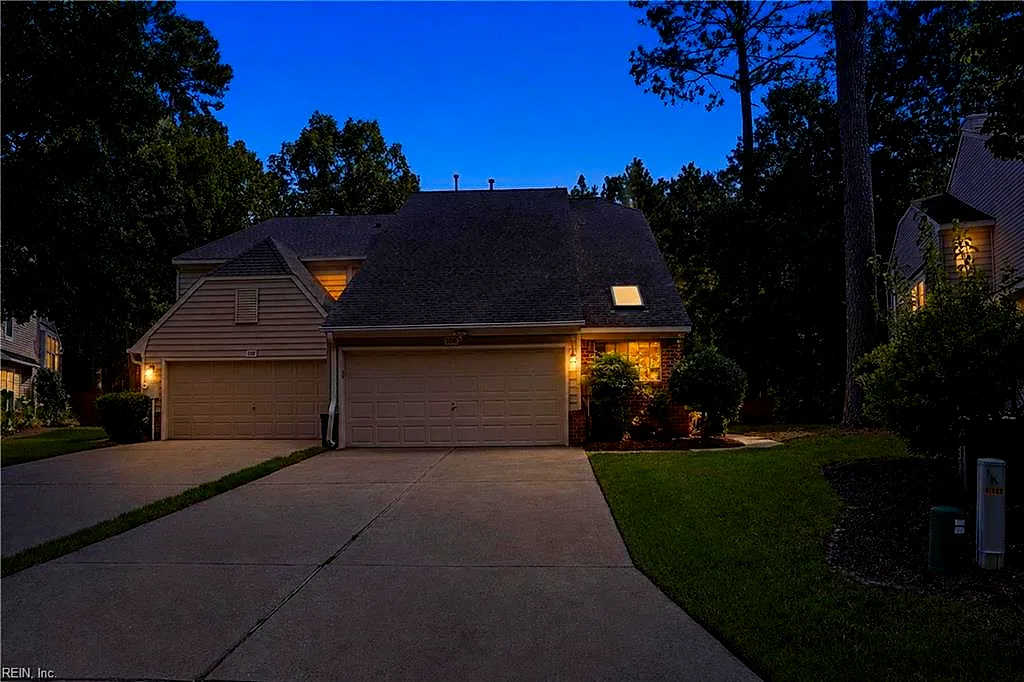 108 Spoon Ct, Yorktown — photo