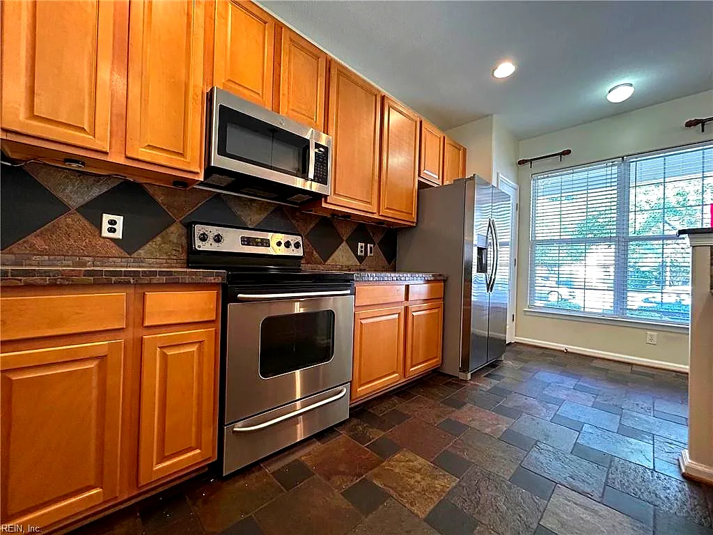 927 Hunley Dr, Virginia Beach — photo