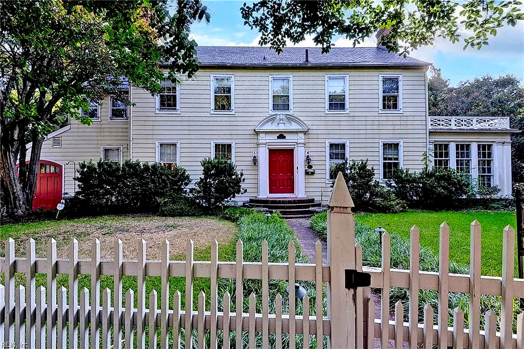 5812 Huntington AVE, NEWPORT NEWS VA 23607