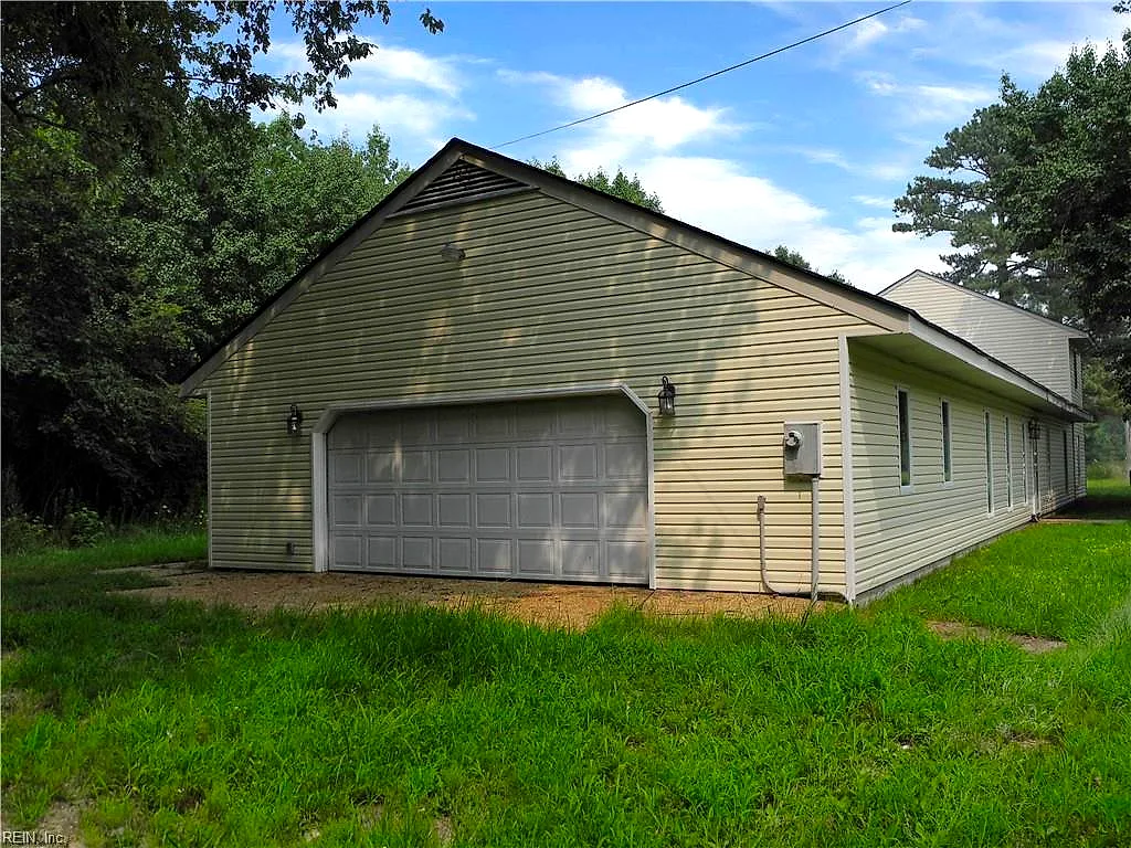 4476 Noahs Ln, Gloucester — photo