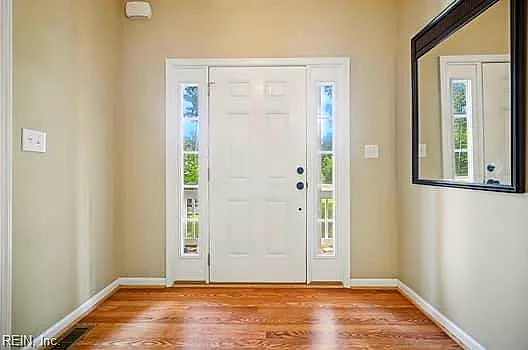 8484 Patrick Henry Way, Gloucester — photo