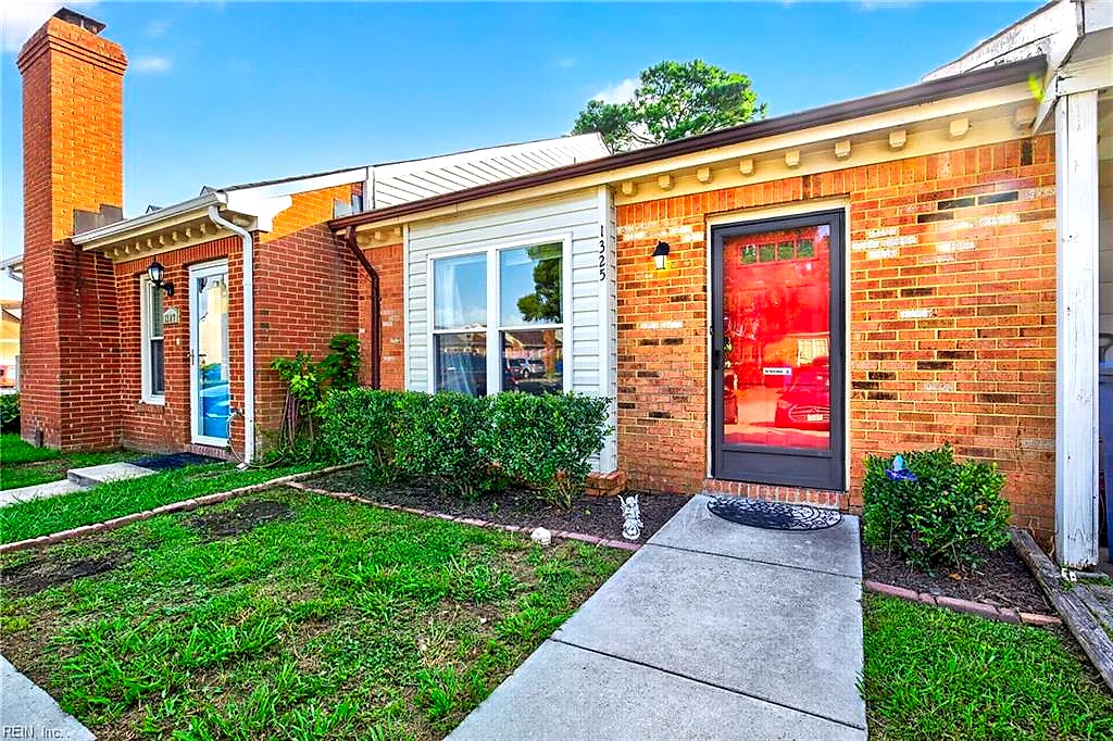 1325 Pershing Ct, Virginia Beach — photo