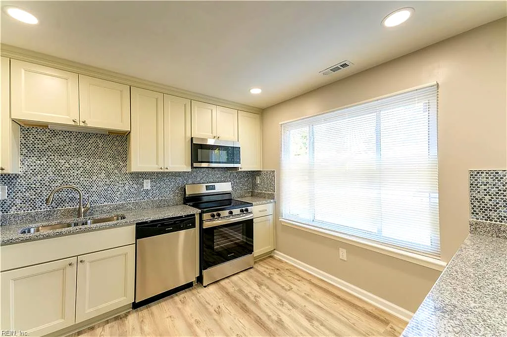 430 Peregrine St, Virginia Beach — photo