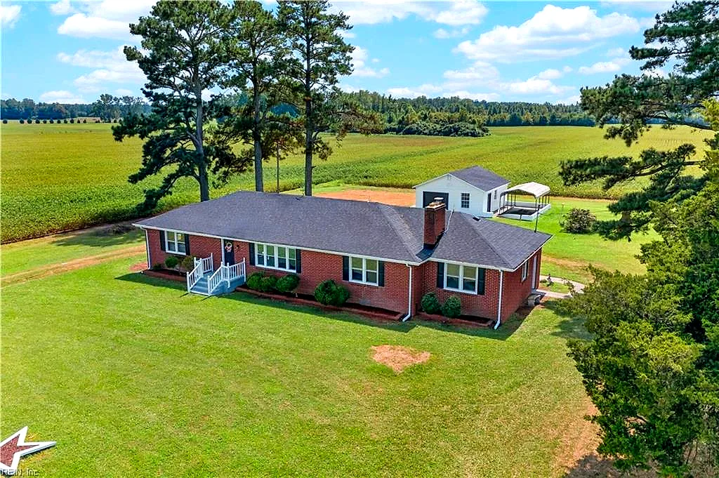 8469 Gates RD, SUFFOLK VA 23437