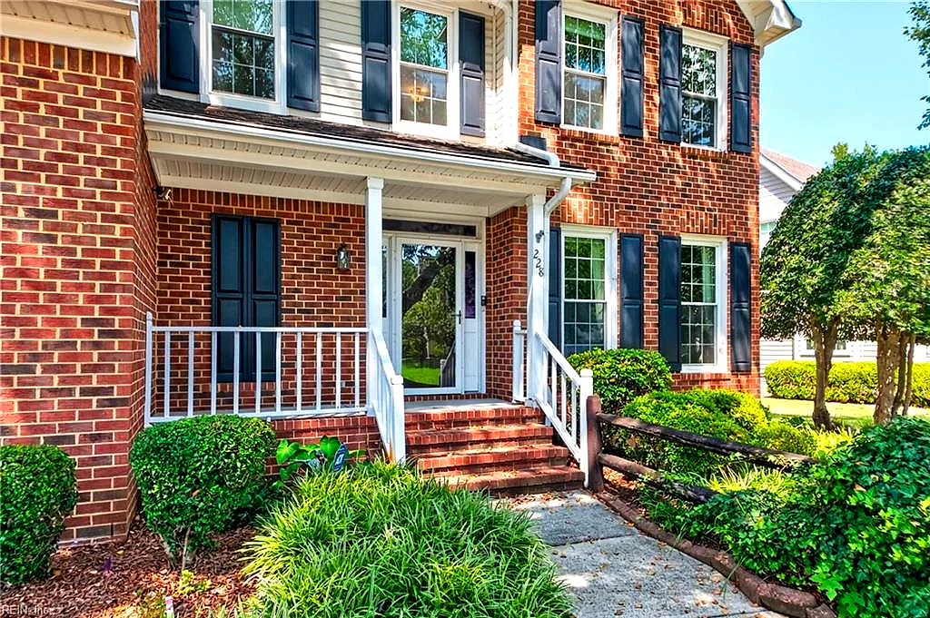 228 Country Club Blvd, Chesapeake — photo